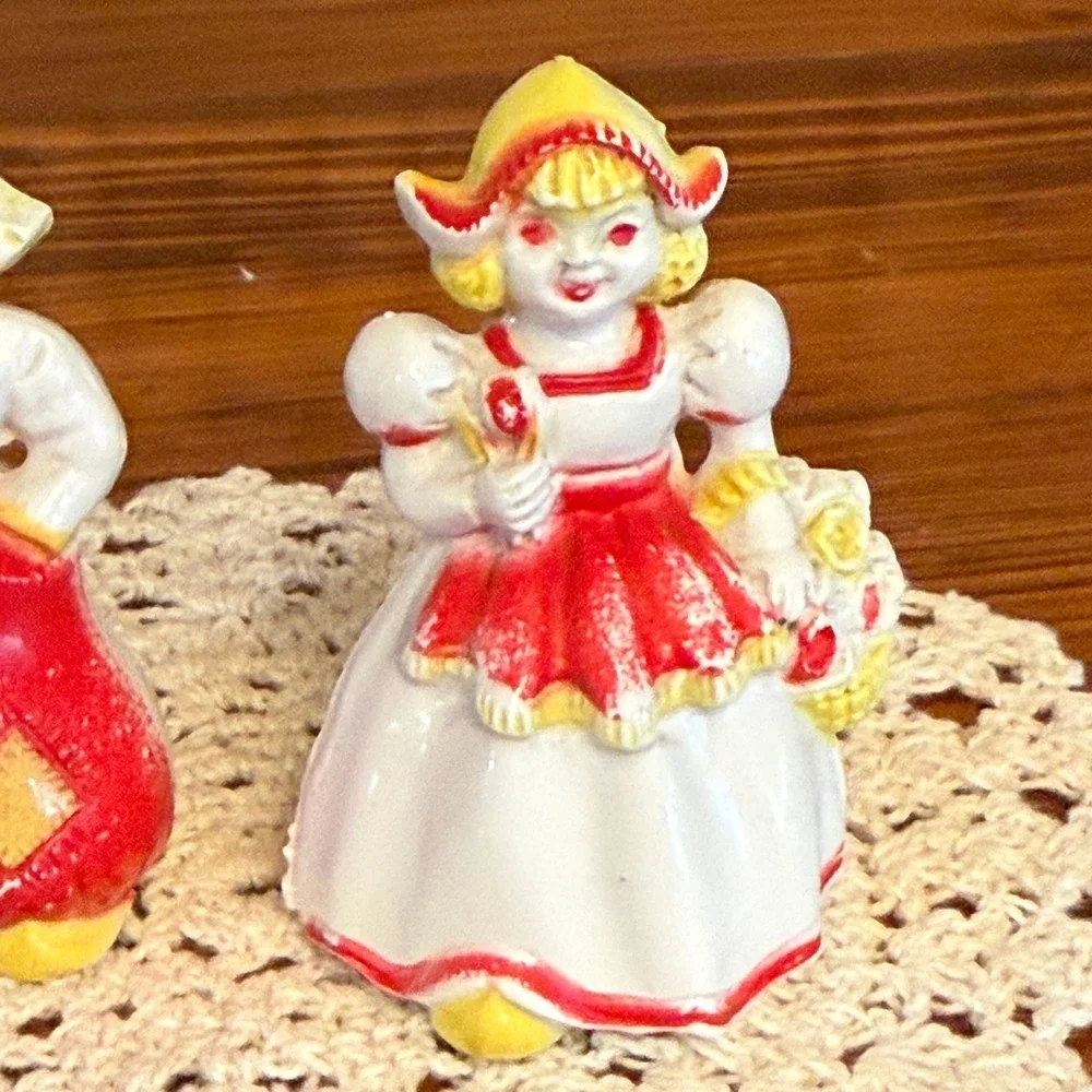 Dutch Boy and Girl Salt Pepper Shaker Set Red White Good Vintage